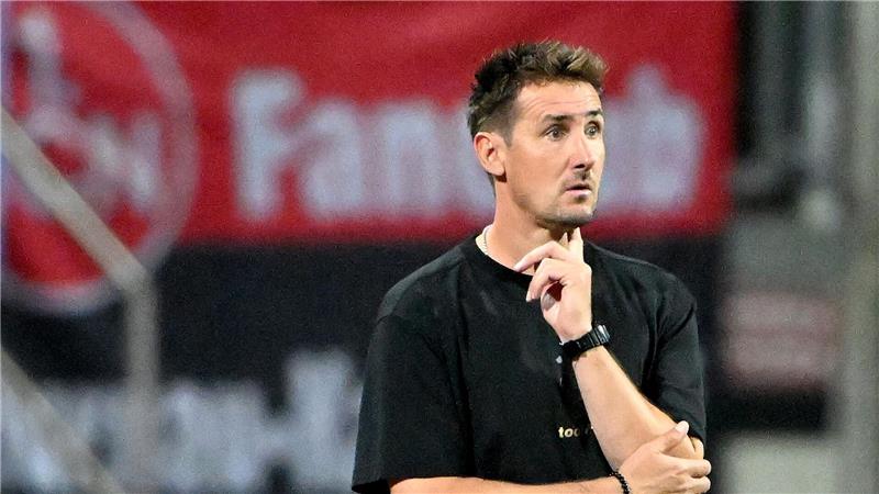 Befreiung für Klose nach spätem Nürnberger Joker-Tor Endlich Sieger: Miroslav Klose sah seine Mannschaft lange vergeblich anrennen.