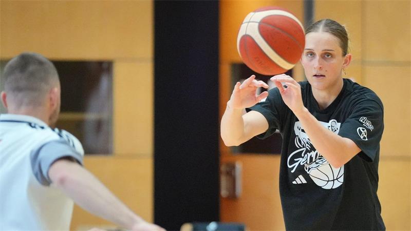 Fiebich im Fokus: Als „graue Eminenz“ in die Heim-WM Endlich beim Team: Leonie Fiebich soll das deutsche Team bei der WM anführen.