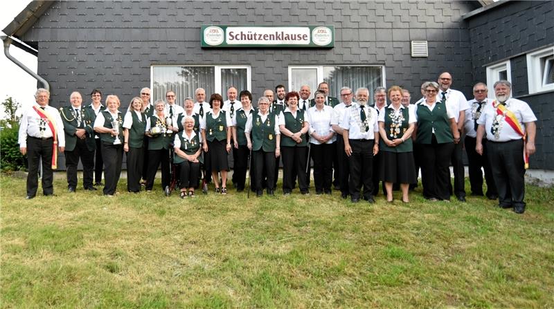 Zellerfelds Schützen feiern ihr neues Königshaus Endlich wieder Schützenfest in Zellerfeld: An drei Tagen feiern die Zellerfelder in ihrer Schützenklause. Fotos: Herde/Weiss