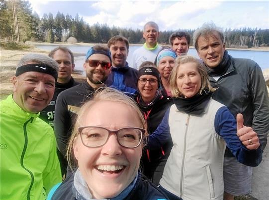 Endlich wieder Trainingslager: Die Tempo-Laufgruppe des LAV 07 Bad Harzburg tobt sich auf Harzer Höhen aus. Foto: Privat