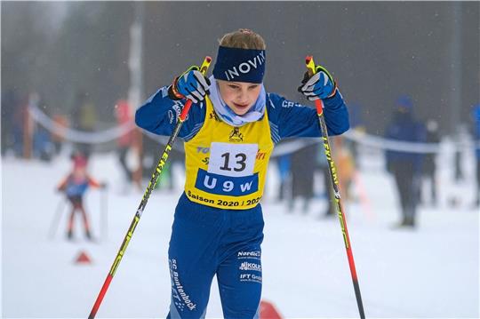 Endlich wieder Wettkämpfe: Luisa Hille vom SC Buntenbock gewinnt auf Sonnenberg sowohl den Supersprint als auch den Walter-Stoltz-Gedächtnislauf der Schülerinnen U9. Foto: Drechsler