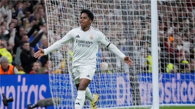 Endrick jubelt über seinen Treffer für Real Madrid.