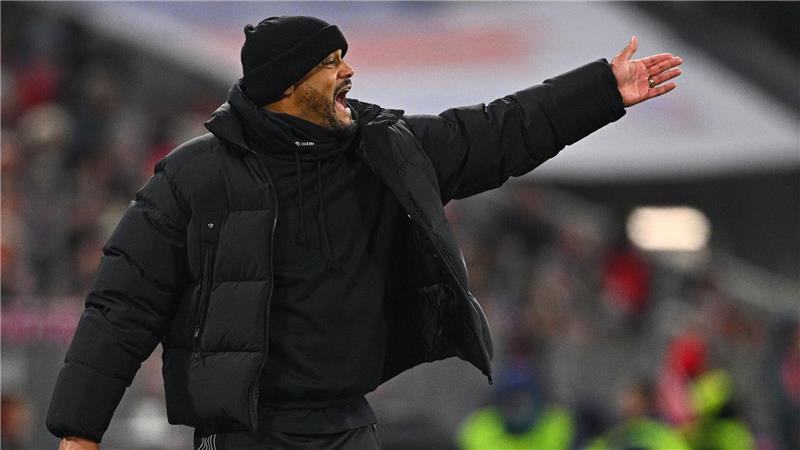 „Schmeckt gut“: Kompanys Bayern-Jubiläum mit 8:1-Gala Engagiert am Spielfeldrand bei seinem 50. Bundesligaspiel als Bayern-Coach: Vincent Kompany.