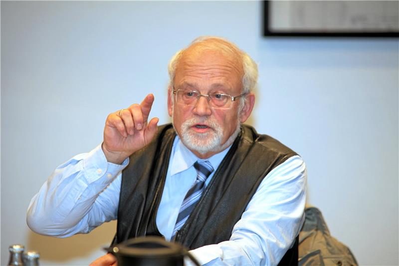 Der Goslarer Anpacker und Ausprobierer wird 80 Jahre alt Engagierter Streiter: Reinhard Guischard im Januar 2011 als Teilnehmer einer GZ Diskussionsrunde zum Hartz IV-Geld. Foto: GZ-Archiv