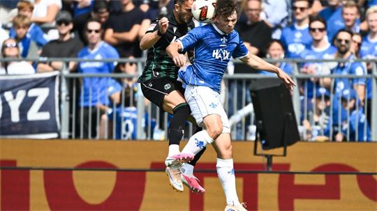 Enges Spiel zwischen Darmstadt 98 und Hannover 96.
