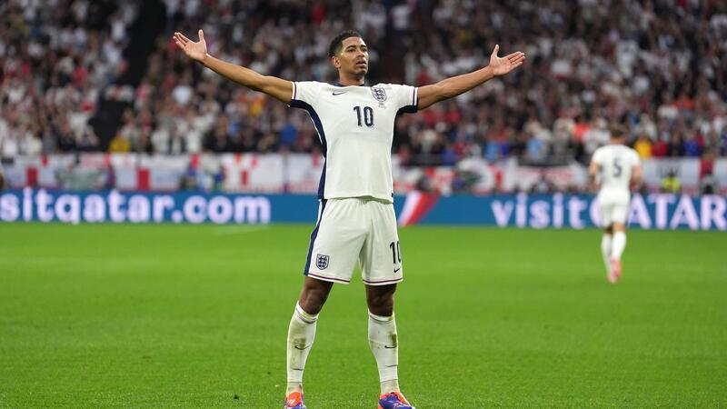 Auftakterfolg dank Bellingham: England besiegt Serbien Englands Jude Bellingham erzielte das erste Tor der Three Lions bei der EM.