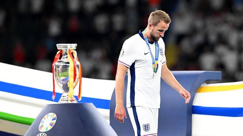 Kanes Titel-Trauma verlängert Englands Warten auf Erlösung Englands Stürmerstar Harry Kane darf auch nach dem EM-Finale keinen Trophäe in den Himmel recken.