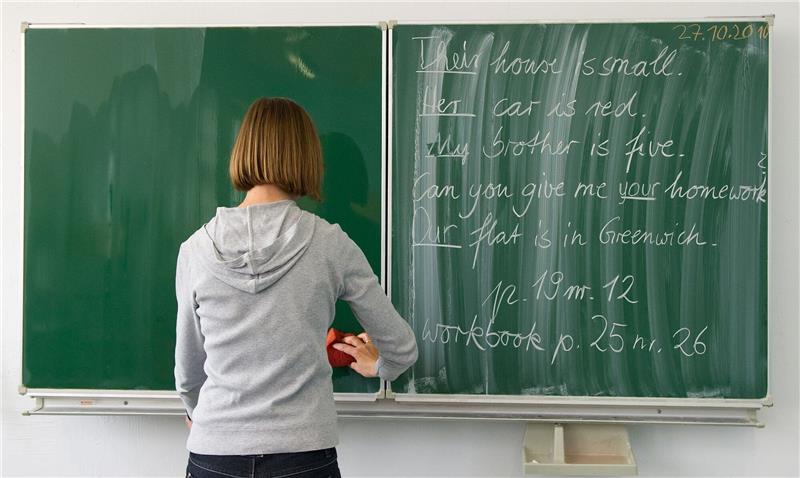 Lehrkräftemangel: Verband für große Werbeaktion Englisch-Unterricht an einer Grundschule in Frankfurt (Oder).