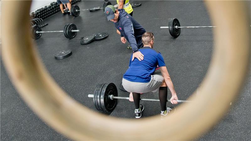 Engmaschige Betreuung gibt es nicht in jedem Fitnessstudio. (Archivbild)
