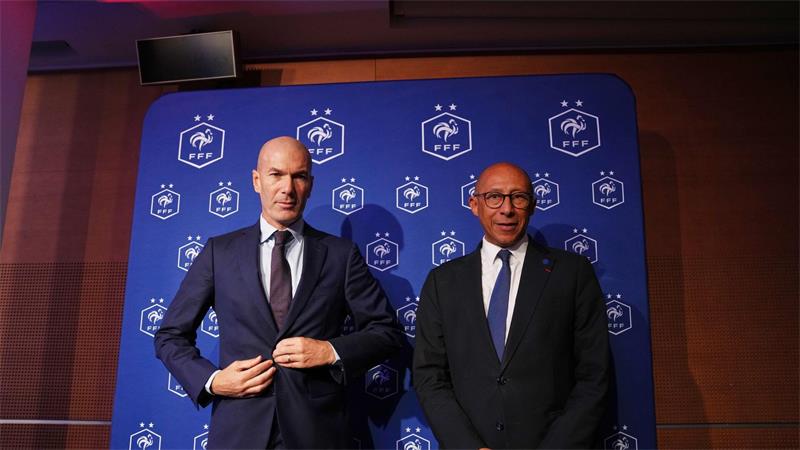 Entscheidende Gespräche schon im Februar 2025: Zinédine Zidane l) und Verbandschef Philippe Diallo. 