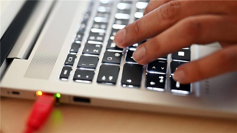 Mehrheit der Firmen hält KI für entscheidend im Wettbewerb Entscheider in der deutschen Wirtschaft halten erstmals mehrheitlich Künstliche Intelligenz (KI) für entscheidend, um wettbewerbsfähig zu bleiben. (Symbolbild)