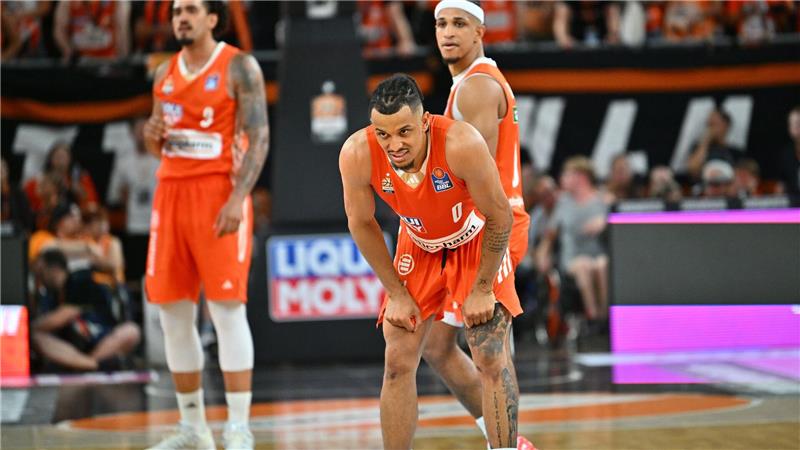 Titel-Thriller: Bayern-Basketballer hoffen auf Happy End Enttäuschte Gesichter: Die Ulmer konnten ihren ersten Matchball nicht nutzen.