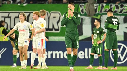 Wolfsburger Wutrede: Wie lange noch mit Coach und Sportchef? Enttäuschung in Wolfsburg.