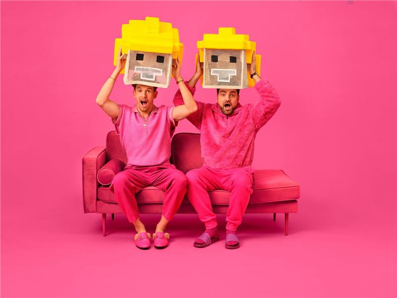 Enttarnt: Timo Neitzel (39) und Lukas Klaschinski (42) nehmen als «Max» und «Jakob» den Podcast «Beste Freundinnen» auf.