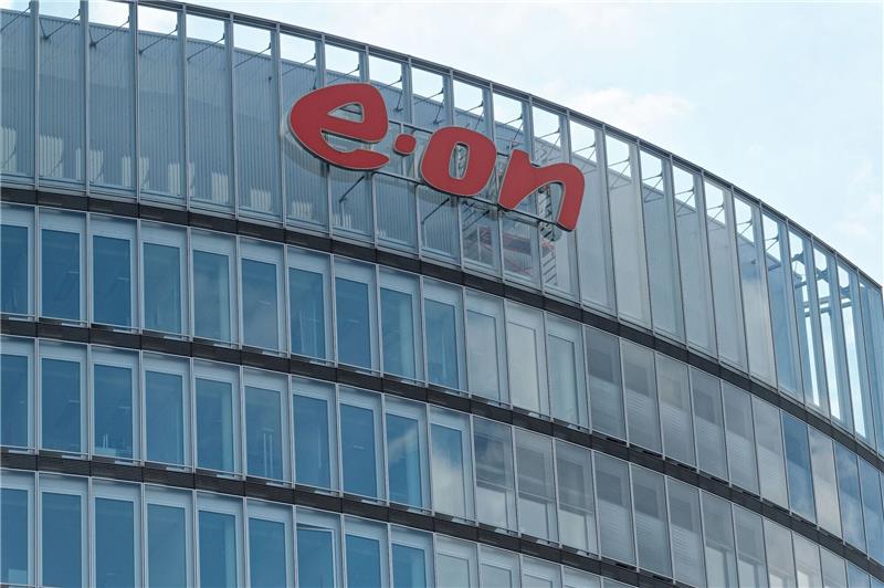 Eon erwartet dauerhaft höhere Energiepreise im Großhandel Eon hat in Deutschland insgesamt rund zwölf Millionen Strom- und zwei Millionen Gaskunden.