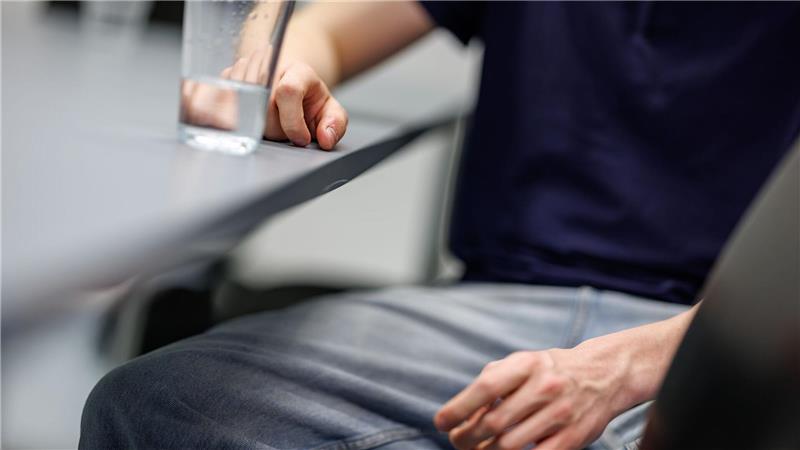 „Ich hatte keine Freunde“ - Mediensucht bei Jugendlichen Er hätte nie eine Therapie gemacht, wenn seine Mutter ihn nicht dazu gezwungen hätte, sagt Jonas.