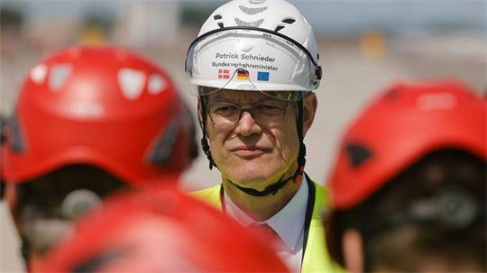Er ist bald kein Minister mehr: Patrick Schnieder. (Archiv-Foto)