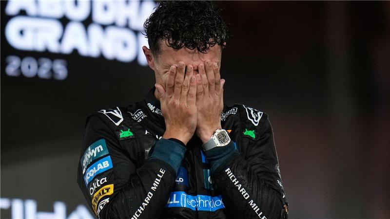 Norris-Liebeserklärung mit Tränen nach dem WM-Triumph Er kann die Tränen nicht zurückhalten: Der neue Weltmeister Lando Norris.