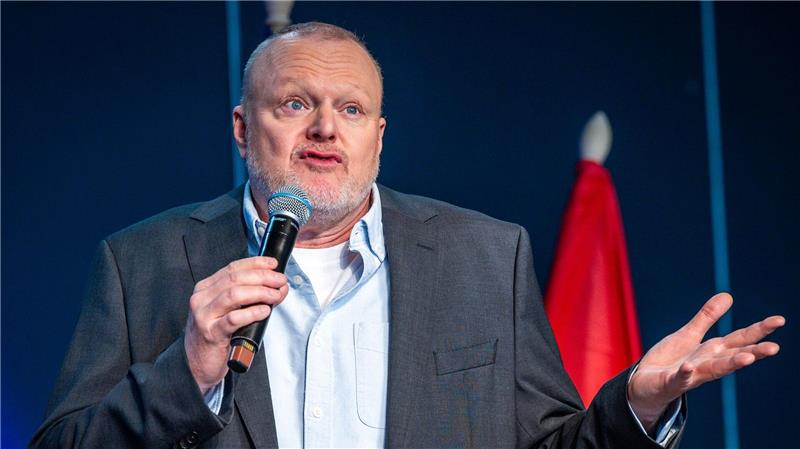 Er muss das Ergebnis nun erklären: Stefan Raab hatte einen Spitzenplatz als Ziel ausgegeben.