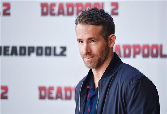 Er wurde zum «Sexiest Man Alive» ausgewählt, er gehört zu den bestbezahltesten Schauspielern und ihm gehört ein Fußballverein: Ryan Reynolds.