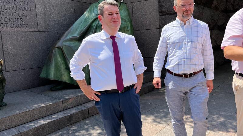 Deutsches Aufatmen nach Bidens Paukenschlag Erfährt in Washington das Neuste von Joe Biden: Hubertus Heil.