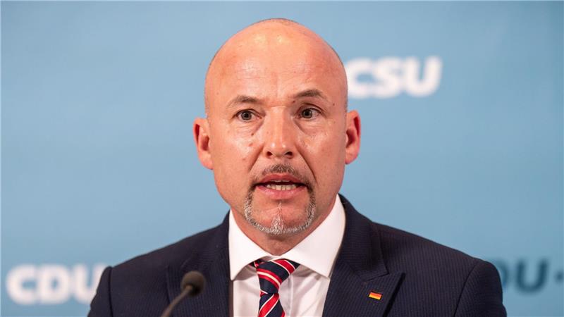 Erhebt schwere Vorwürfe gegen Pro Asyl: CSU-Landesgruppenchef Alexander Hoffmann. (Archivbild)