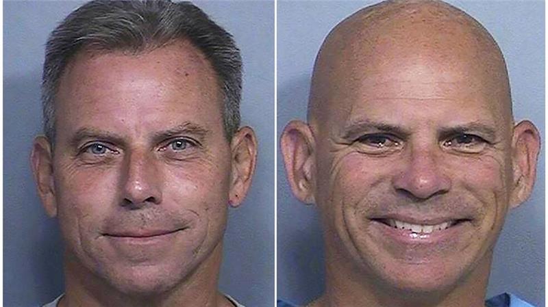 Erik Menendez (l) und sein Bruder Lyle Menendez wurden zu lebenslanger Haft verurteilt - kommt nun die Wende?