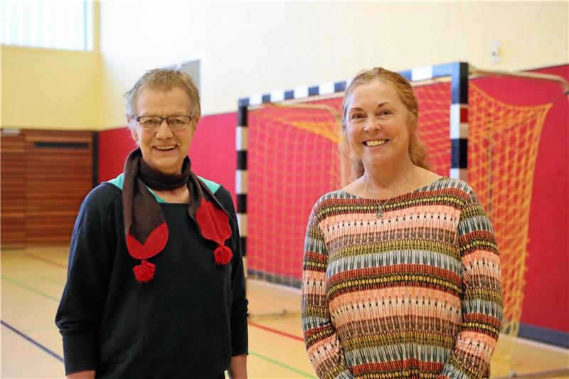 Rehasport: Wenn im Alter die Knochen knarzen Erika Taeger (l.) und Eva Loksch können sich gut vorstellen, auch nach der vom Arzt verordneten Rehamaßnahme mit dem Sport weiterzumachen. Foto: Neuendorf