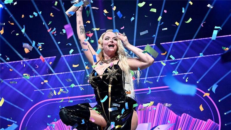 Finnin singt „Ich komme“ beim ESC in Basel Erika Vikman feiert ihren Sieg beim finnischen Vorentscheid für den Eurovision Song Contest.