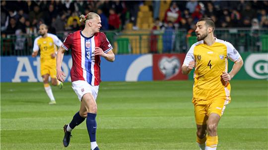 Erling Haaland trifft beim klaren 5:0-Sieg Norwegens zum Auftakt der WM-Qualifikation in Moldau.