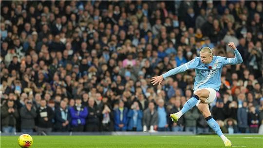Erling Haaland vergab einen Strafstoß, erzielte aber die Führung für Manchester City.
