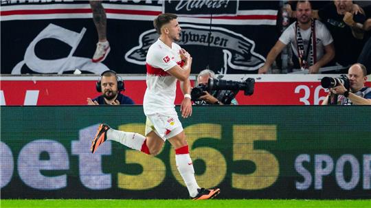 Ermedin Demirovic lässt Stuttgart jubeln.