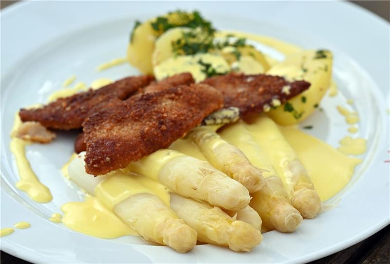Warum die Liebe zum Spargel aussterben könnte Eröffnung der Spargelsaison auf dem Spargelhof Kutzleben. Das Stangengemüse hat wieder Hochsaison - aber wie beliebt ist es wirklich noch?