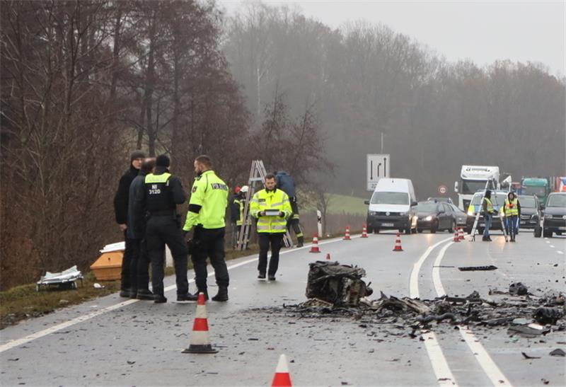 Erst ab Mittag konnten die Unfallopfer geborgen werden. Foto: Neuendorf