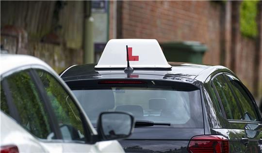 Erst im 60. Versuch hat ein Prüfling in England die theoretische Fahrprüfung gemeistert.