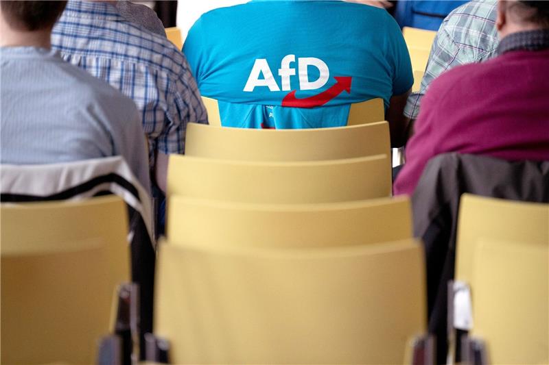 Studie findet rechtsextreme Ansichten in Ostdeutschland Erst kürzlich feierte die AfD einen Erfolg: Bei der Landratswahl im thüringischen Kreis Sonneberg.