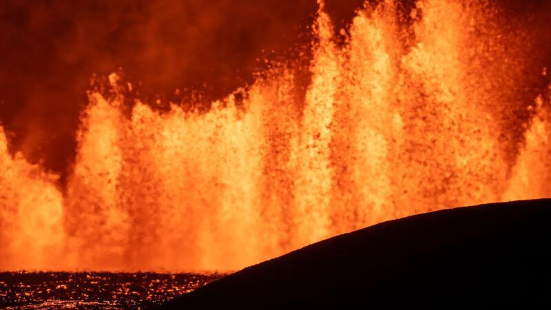 Eishöhlenunglück auf Island - ein Toter und späte Entwarnung Erst vor wenigen Tagen hat im Südwesten Islands abermals ein Vulkanausbruch begonnen.