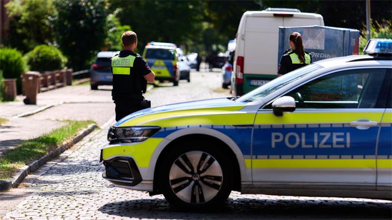 Erst vor wenigen Tagen war die Polizei nach den tödlichen Schüssen an einer Jugendeinrichtung in Stade im Großeinsatz. (Archivbild)