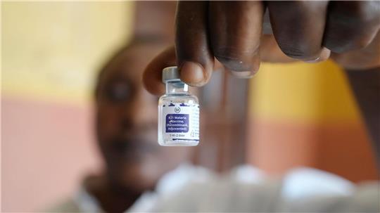 Erste Erfahrungen mit den beiden 2024 für Kinder zugelassenen Impfstoffen gegen Malaria stimmen Gesundheitsexperten hoffnungsvoll. (Archivbild)