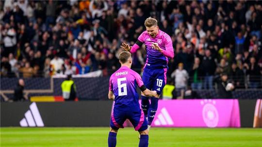 Erstmals bei einem Tor erklungen war „Major Tom“ beim Spiel gegen die Niederlande, als Maximilian Mittelstädt (r) getroffen hatte.
