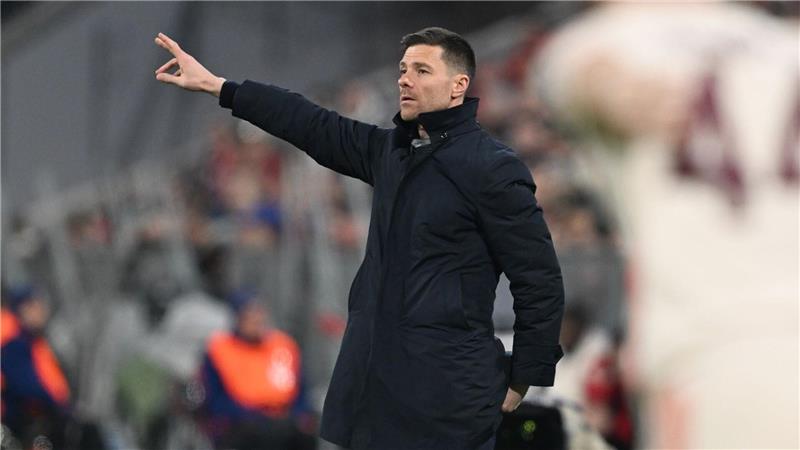 Bayerns mächtiges Statement und Kimmichs Zukunfts-Ansage Erstmals gegen Bayern machtlos am Spielfeldrand: Bayer-Trainer Xabi Alonso.