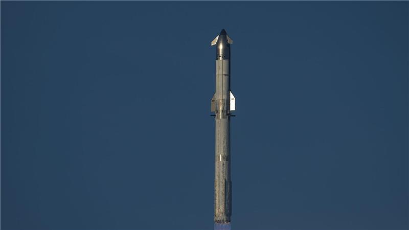 Riesen-Rakete Starship absolviert zehnten Testflug Erstmals gelang es bei diesem Test auch, das Aussetzen von Satelliten zu simulieren.
