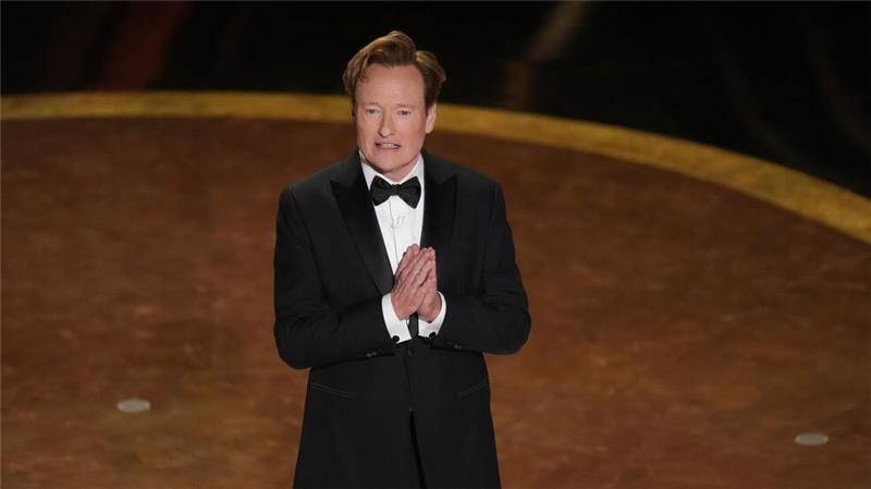 Tragikomödie „Anora“ holt die meisten Oscars Erstmals moderierte US-Comedian Conan O’Brien.