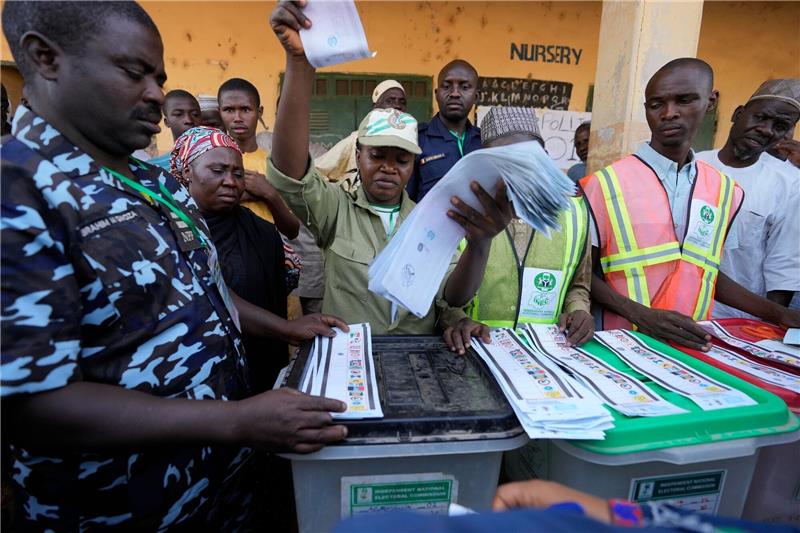 Erstmals seit Nigerias Rückkehr zur Demokratie 1999 hat neben den Kandidaten der zwei vorherrschenden Parteien auch ein Dritter gute Chancen.