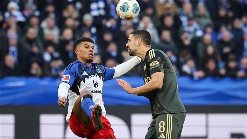HSV gewinnt bei Baumgart-Rückkehr gegen Union Berlin Erzielte seine Saisontore drei und vier: HSV-Stürmer Ransford Königsdörffer (l) im Duell mit Berlins Rani Khedira