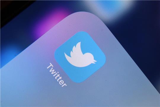 Es arbeiten, nach Angabe von Elon Musk, nur noch 1500 Menschen bei Twitter. Vor seiner Übernahme waren es 8000.