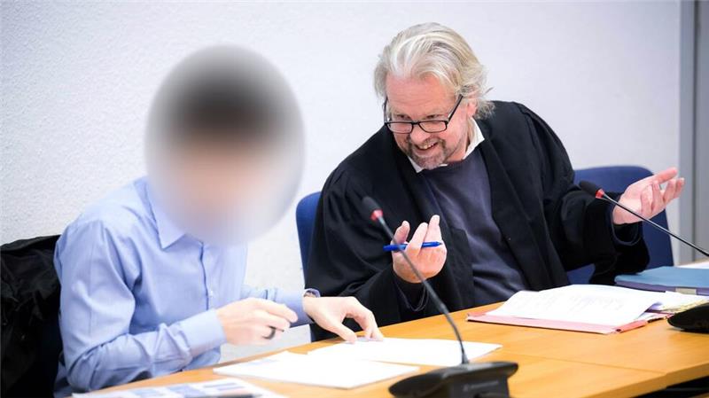 Ex-Geschäftsführer gesteht Skandale bei Elsflether Werft Es geht um Beihilfe zur Vorteilsgewährung, unerlaubtes Betreiben von Bankgeschäften und Untreue.