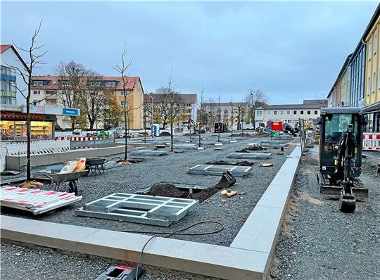 Es geht voran: Bei der Sanierung des Jürgenohler Marktplatzes sind künftige Konturen inzwischen schon gut erkennbar. Foto: Heine