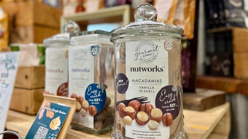 Supernuss Macadamia: Eine Australierin zum Anbeißen Es gibt Macadamia-Nüsse in vielen Variationen, auch zum Selber-Knacken.