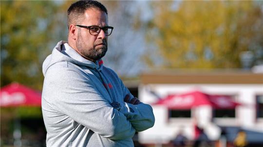 Es gibt eigentlich keinen Grund, skeptisch zu schauen: Pedro Lopez und der TSV Münchehof sind in der Nordharzliga voll auf Kurs.